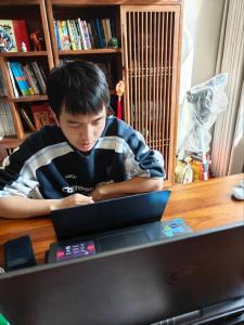 中南财经政法大学驻通城县麦市镇红石村工作队联动“尼加提·雪莲花”志愿服务队开展线上支教帮扶活动