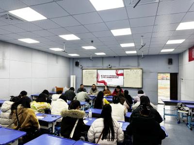 通城县南门中学召开2026年春季班主任工作暨心理健康教育培训会
