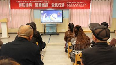 守护“童”行 | 通城县开展“全国儿童预防接种日”宣传活动