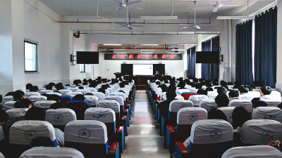 法治护航成长 温情守护青春丨通城县人民检察院走进县第二高级中学开展法治进校园系列活动