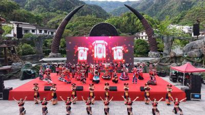 2026年鄂湘赣毗邻地区“非遗+潮玩”嘉年华暨文旅融合促消费活动开幕  