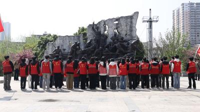 通城县职业教育中心开展“纪念英雄 清明祭扫”主题思政教育活动  