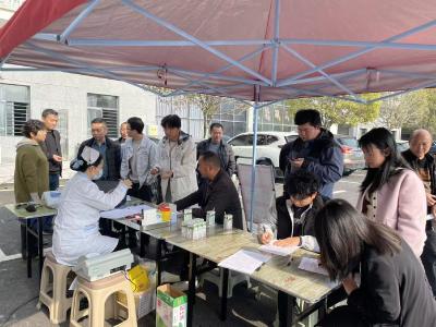 通城县五里镇组织开展无偿献血活动