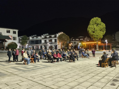 通城县五里镇左港村共商发展新篇