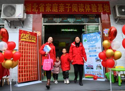 十年守护一隅书香 通城葛隽英：让绘本馆成为孩子的精神家园