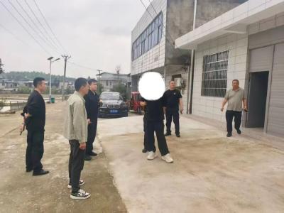 潜逃22年！昆明一命案逃犯在通城落网！