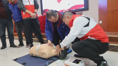 通城：应急救护培训暨职业病防治知识宣讲进企业  