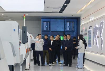 市政协调研组来通城开展“突破性发展五大千亿级支柱产业 加快打造武汉都市圈绿色发展重要增长极”专题调研