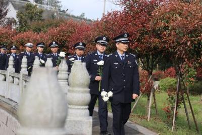 清明寄哀思 忠魂永铭记 | 通城县公安局开展清明祭扫公安英烈活动