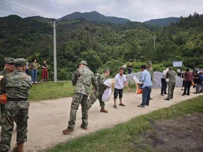 筑牢防汛安全网 守护群众生命线 | 通城县五里镇相师村开展防汛应急演练