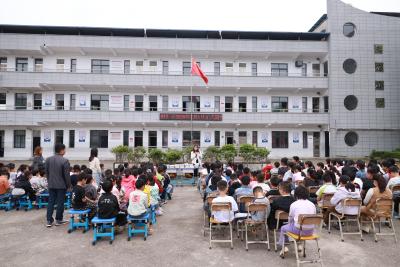 全民阅读推广进校园｜通城县图书馆到樊店小学建立馆外流通服务点