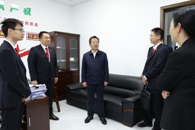 黄建平到县人民法院调研