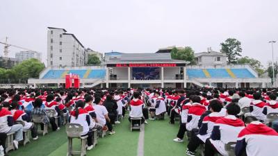 视频-通城二中开展AI时代生涯规划专题讲座