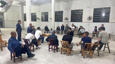 通城县麦市镇西坳村：干群合力除淤保灌 屋场会上共话民生