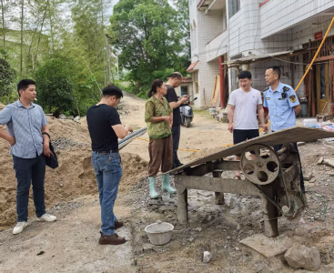 通城县石南镇：筑牢建房安全防线  守护群众平安居所