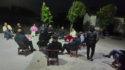 屋场会里讲反诈 平安乡村筑防线 | 通城县石南镇开展反电诈宣传屋场会
