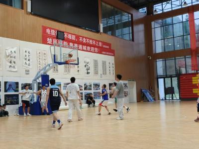 通城县五里镇：备战正当时！香城泉都篮球赛训练赛火热开打