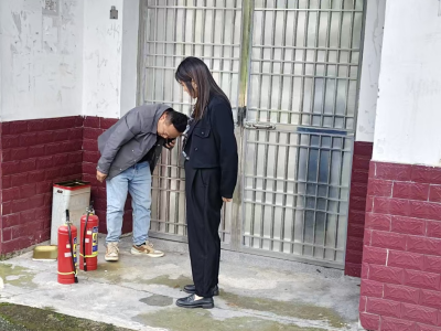 通城县塘湖镇龙印村开展节前安全专项检查 筑牢辖区安全防线