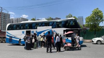 【五四系列活动】累计服务超万人次！通城“高校直通车”聚焦青年出行需求 