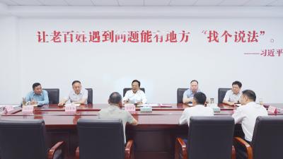 黄建平到县信访接待中心接待来访群众