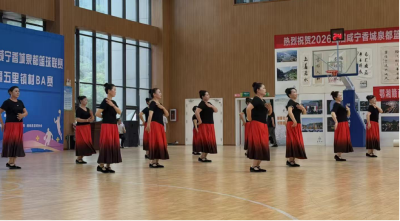 通城县五里镇：球鸣乡土韵 舞展新风采