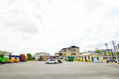 通城县城市管理执法局：盘活“边角地” 破解“停车难”  