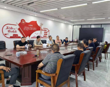 通城县劳动人事争议仲裁院送法进企业 精准规范用工管理 筑牢劳资法治屏障
