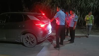 打破边际壁垒 实现毗邻共治——通城县马港镇、平江县上塔市镇联合开展烟花爆竹领域“打非治违”专项行动
