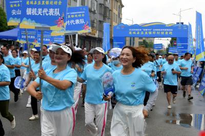 “百镇千村”健身活动走进通城县五里镇