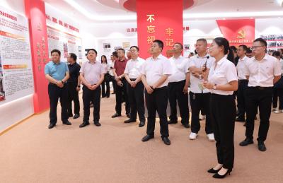 荆门市考察团来通城县考察学习科技创新型企业党建试点暨非公企业党组织与管理层共学共商工作