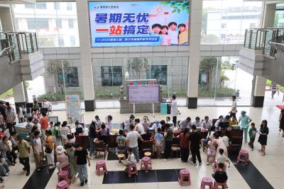 通城县人民医院开展暑期儿童义诊活动