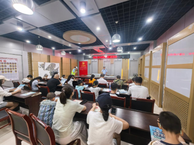 警社联动话安全 | 通城县隽水镇宝塔社区开展交通安全专题宣讲活动