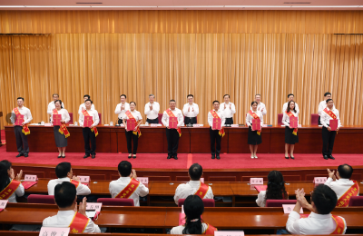 加快建设教育强省 办好人民满意的教育！湖北省教育表彰会议举行