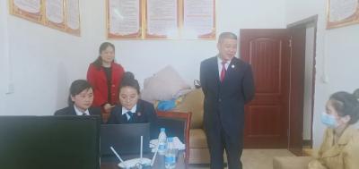 崇阳县法院：深山“搭建”平台 “一站式”服务获民心
