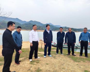 徐小兵在崇阳调研时要求：确保江河安澜群众安全社会安宁