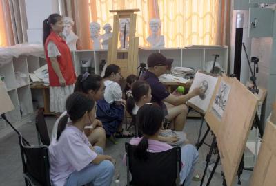 崇阳一中：开设公益辅导班  让孩子们快乐过暑假