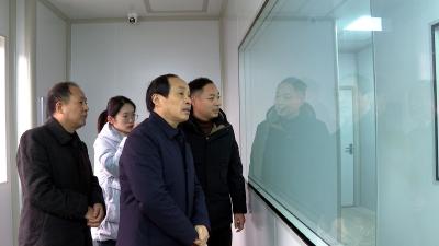 青阳县人大常委会考察团到崇阳考察