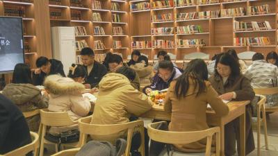 一起“悦”读吧！崇阳县举办青年人才读书会