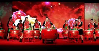 【新春走基层】崇阳县回头岭村：“村晚”迎春到   欢乐笑开颜