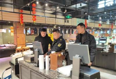 严管公平秤   崇阳县市场监管局开展春节期间计量专项检查