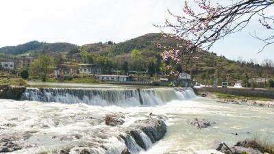 中国水周  市水利和湖泊局组织青少年走进白霓古堰开展水情教育