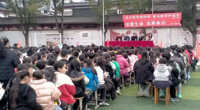崇阳县高枧乡：法治宣传进校园  普法教育护成长