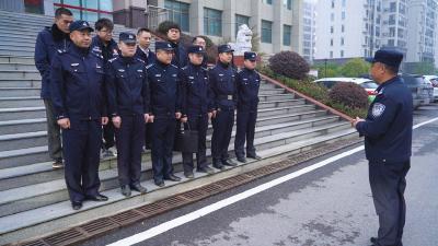 雷霆亮剑！崇阳县人民法院开展“黎明行动”剑指 “老赖”