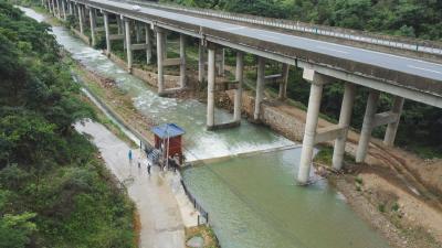 崇阳县石壁水库神口引水渠：汛时调水  闲时润田