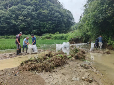 崇阳县路口镇：“汛”速行动   全面开展汛后清理和生产自救