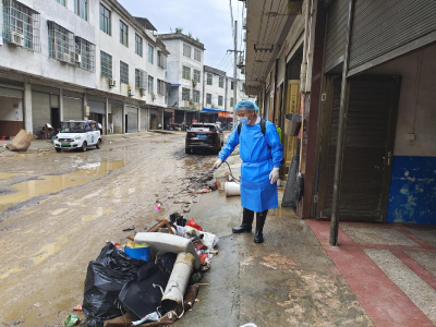 崇阳县青山镇：全面消杀  筑牢群众 “健康墙”