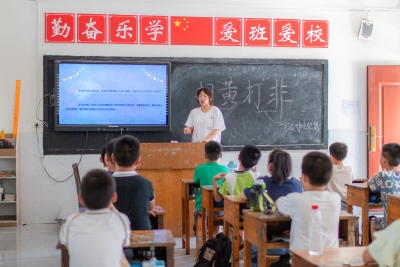 崇阳县青山镇：“扫黄打非”在行动 撑起暑期“安全伞”