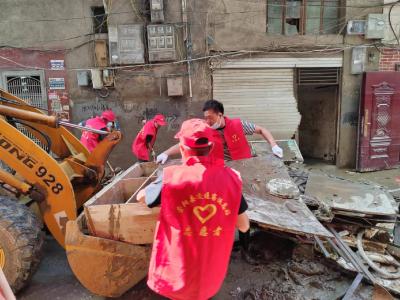 崇阳瑞阳交投集团：开展道路清障  疏通城市“脉络”