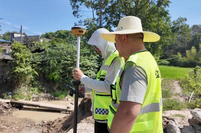 战高温斗酷暑   崇阳县全力推进农村公路建设