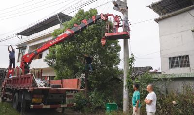 【乡村振兴“加速跑”】崇阳县霞星村：爱心乡贤捐路灯  照亮村民幸福路